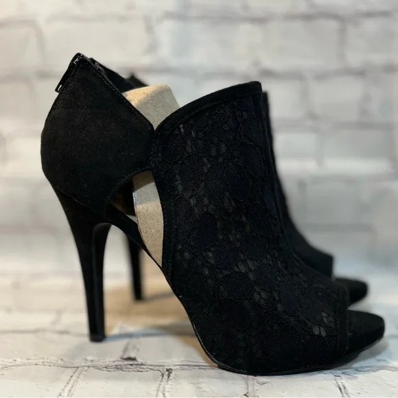 FERGIE Open Toe Black Lace Heels-8 - Picture 1 of 6